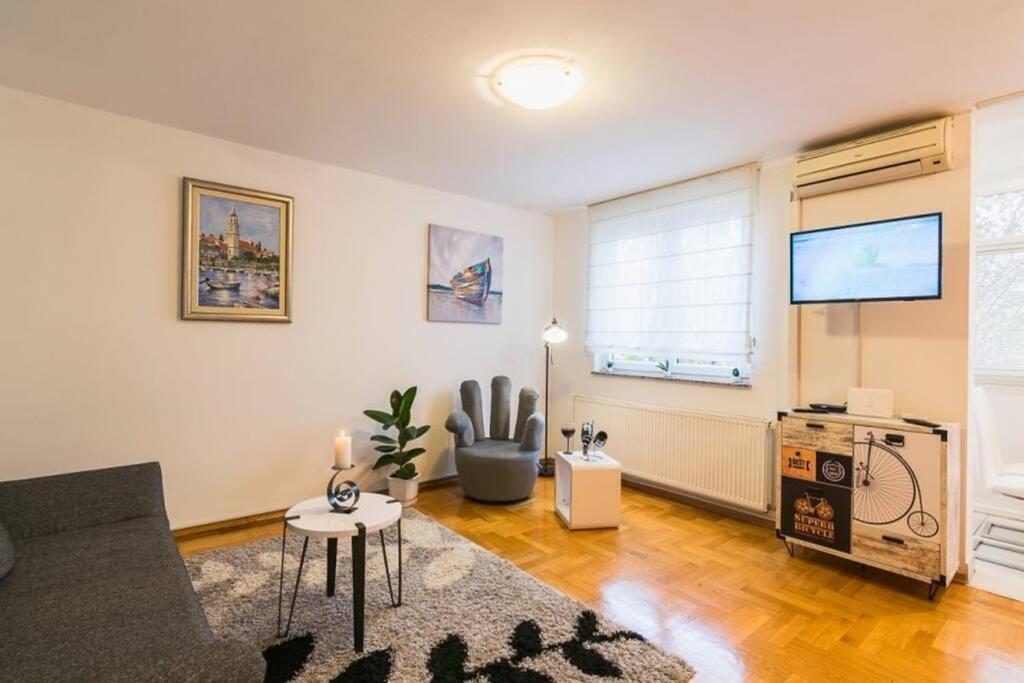 Apartment Jarun Brac Zagreb Exterior photo